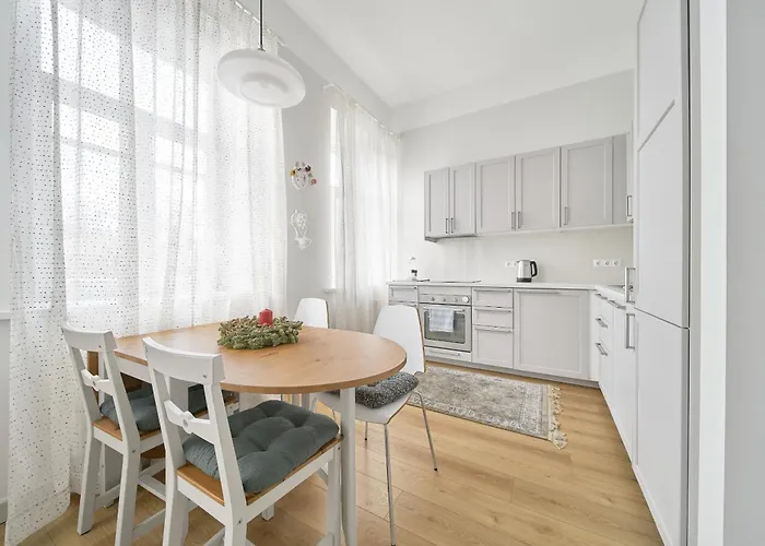 Bright And Warm Apartment, Centre Апартаменти *