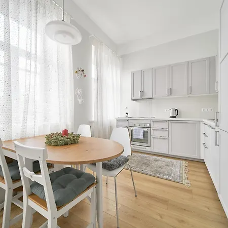 Bright And Warm Apartment, Centre Апартаменты *