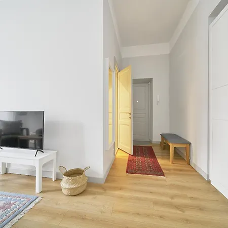 Bright And Warm Apartment, Centre Апартаменты Вильнюс